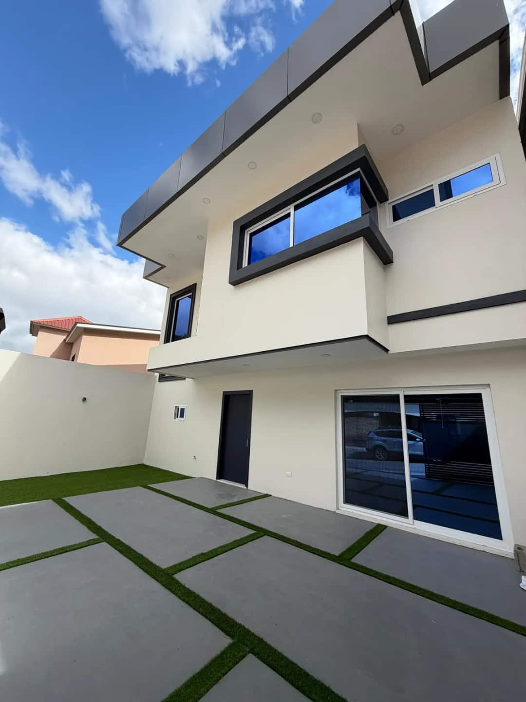 Venta de Casa - Roble Oeste, Quinta Etapa - Tegucigalpa