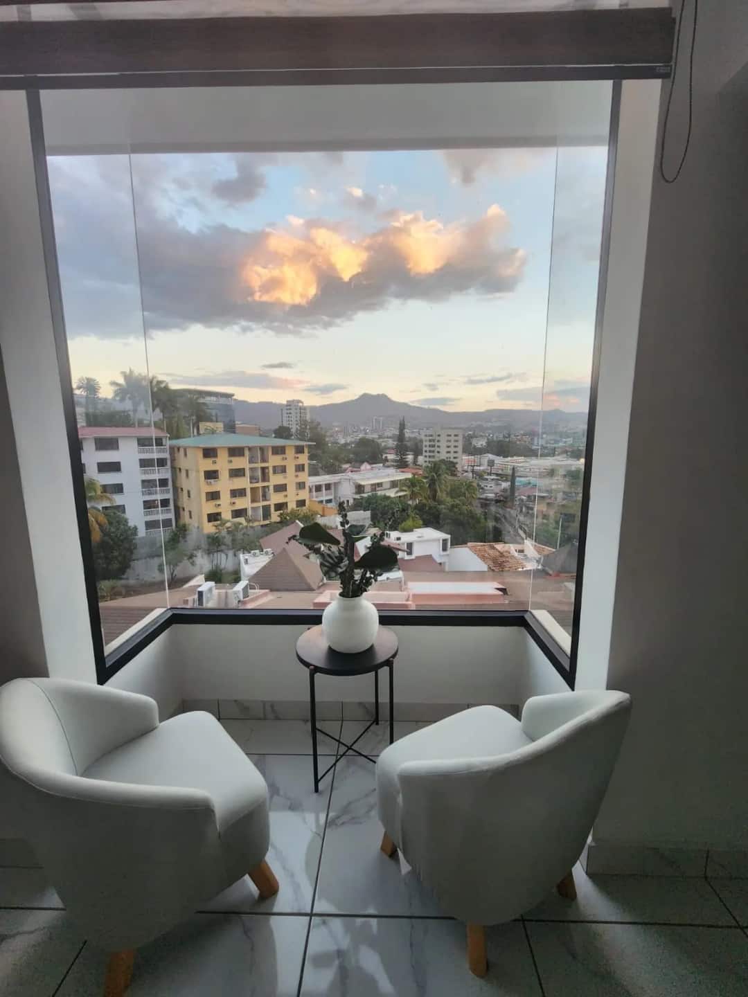 Residencia en Venta - Lomas del Mayab | Última Disponible - Tegucigalpa