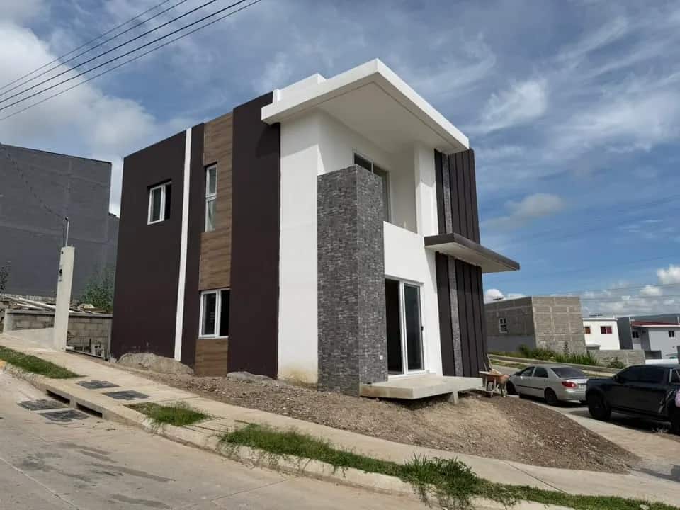 Venta de casa en Res. Los Hidalgos - Tegucigalpa