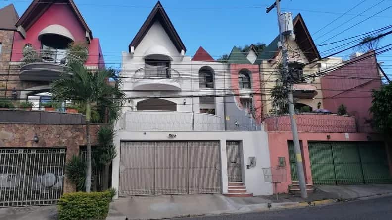 ¡Se alquila elegante Townhouse en Lomas del Guijarro - Tegucigalpa! - Tegucigalpa