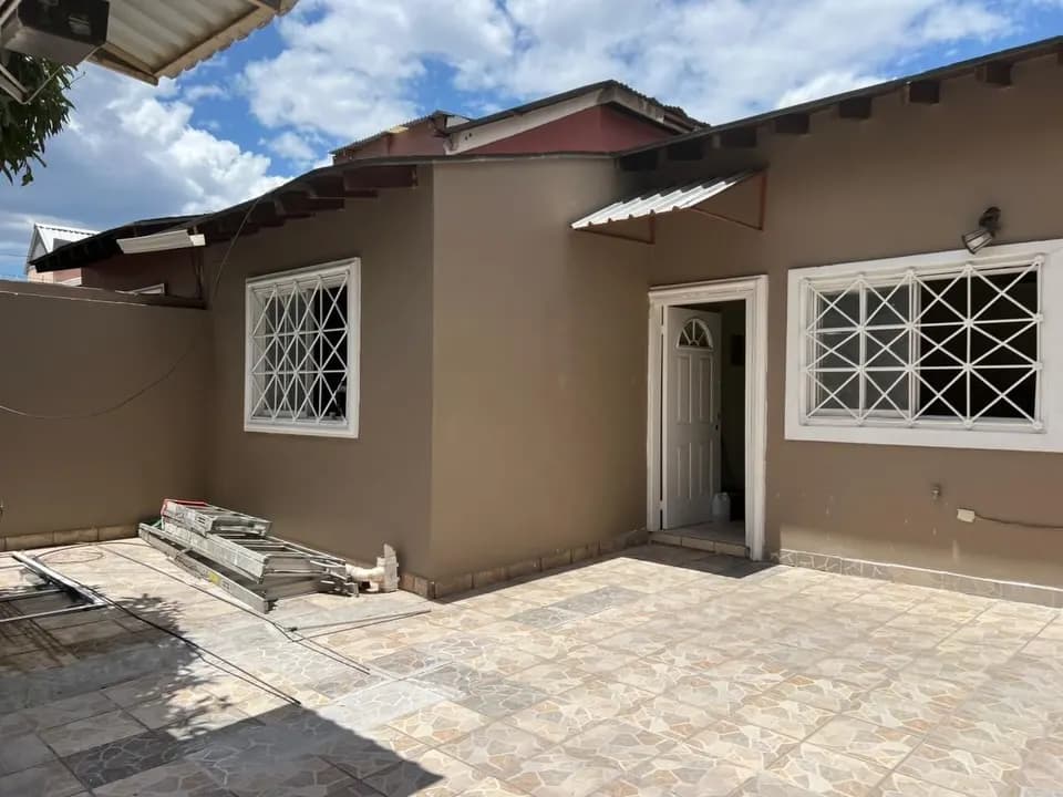 Casa en Venta - Residencial San Juan Tegucigalpa - foto 1 de 20