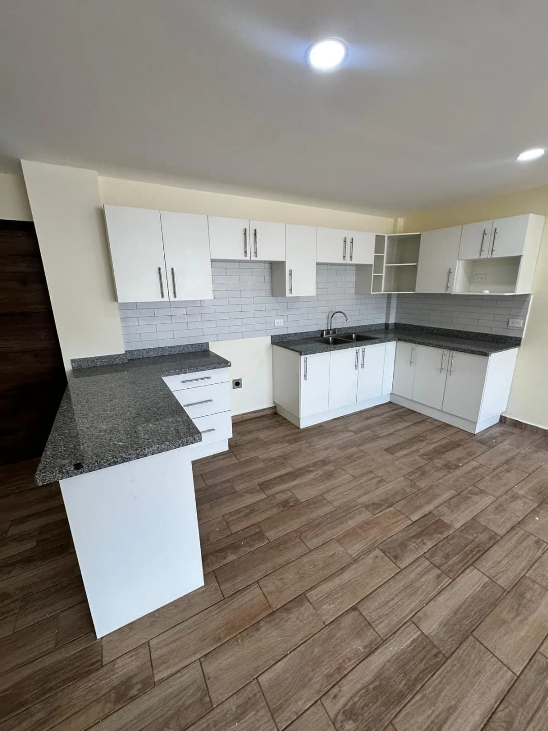 Apartamento en Renta - Altos de Miraflores Sur, 2da Etapa (2 Habitaciones) - foto 1 de 10