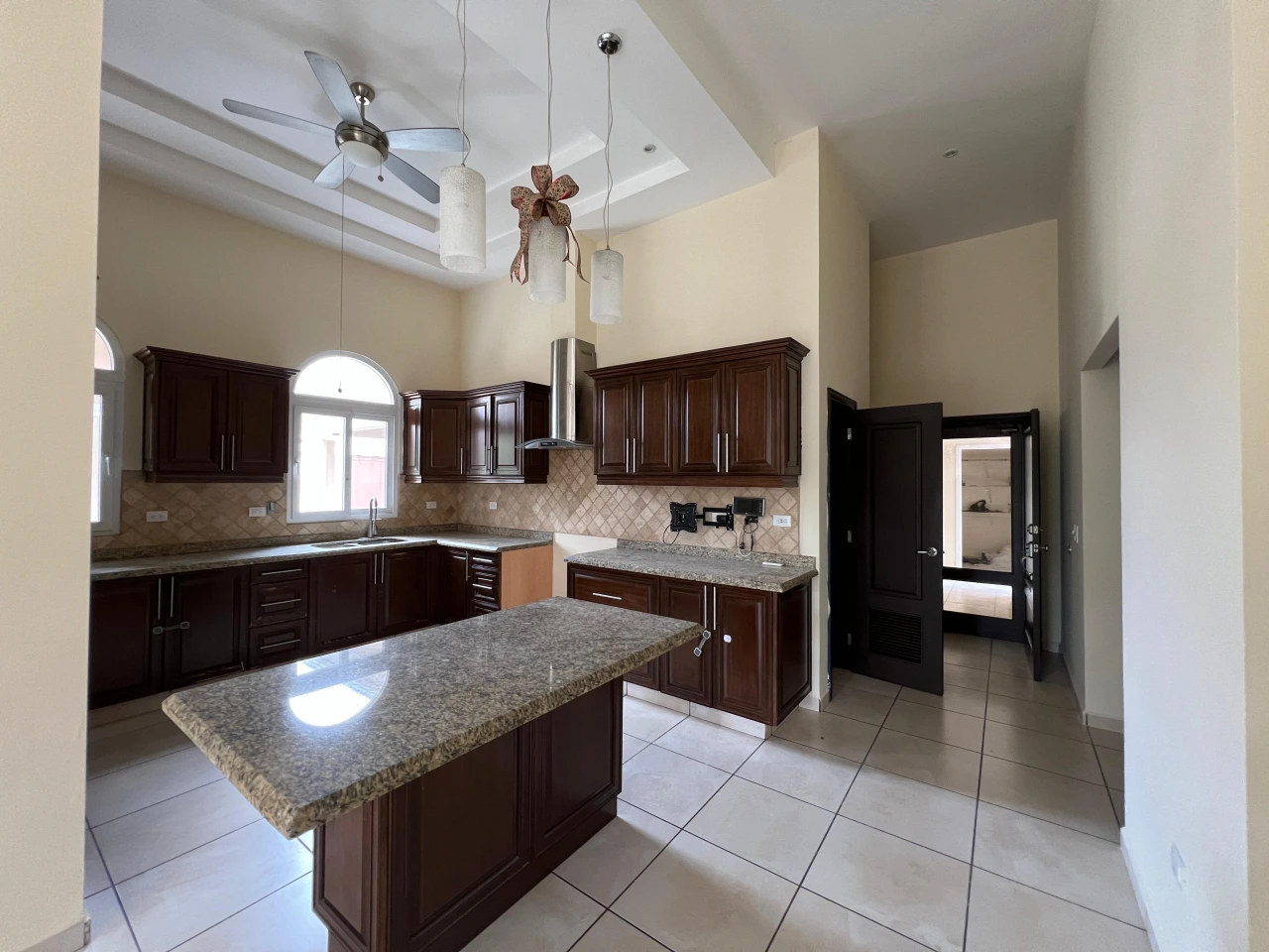 Casa en Renta en Residencial Siboney – El Chimbo Tegucigalpa miniatura 2