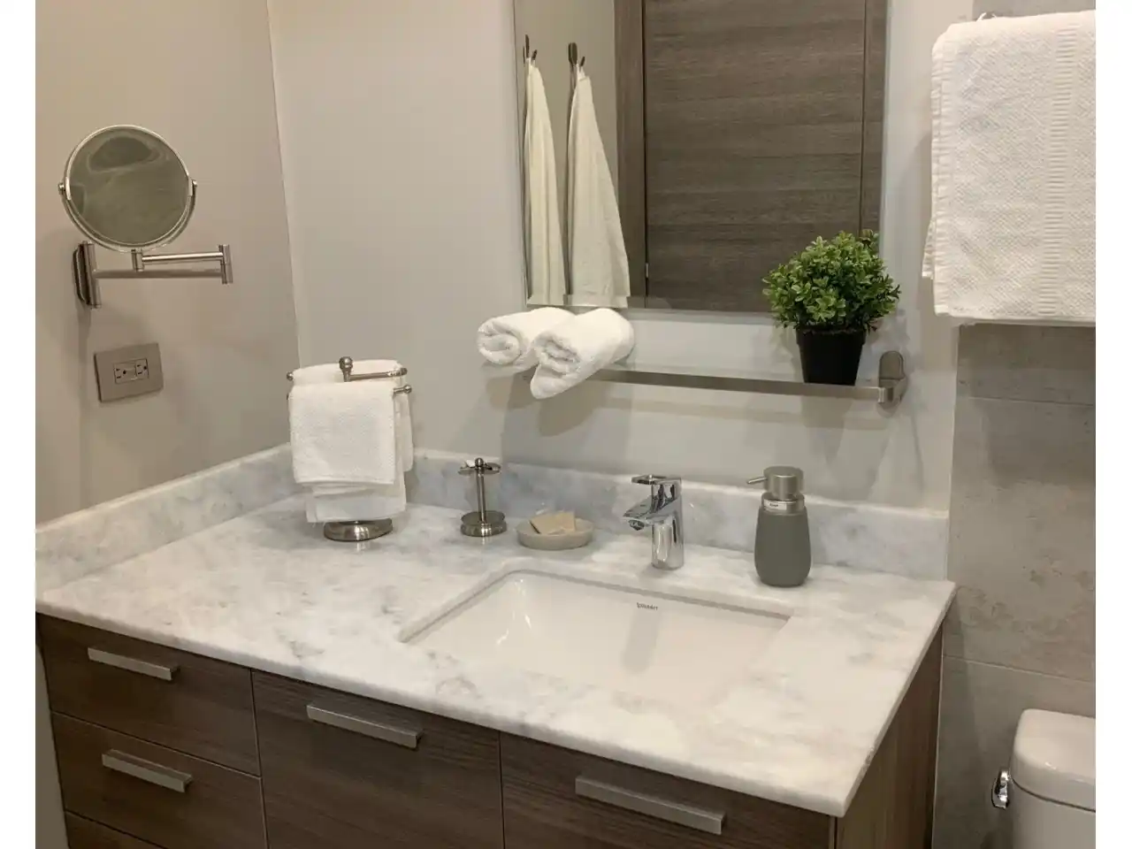 Apartamento Amueblado en Venta en Torre Aria, Tegucigalpa – Lujo y Comodidad miniatura 4