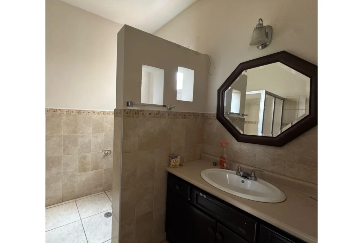 Casa en venta- Residencial Las Hadas miniatura 5