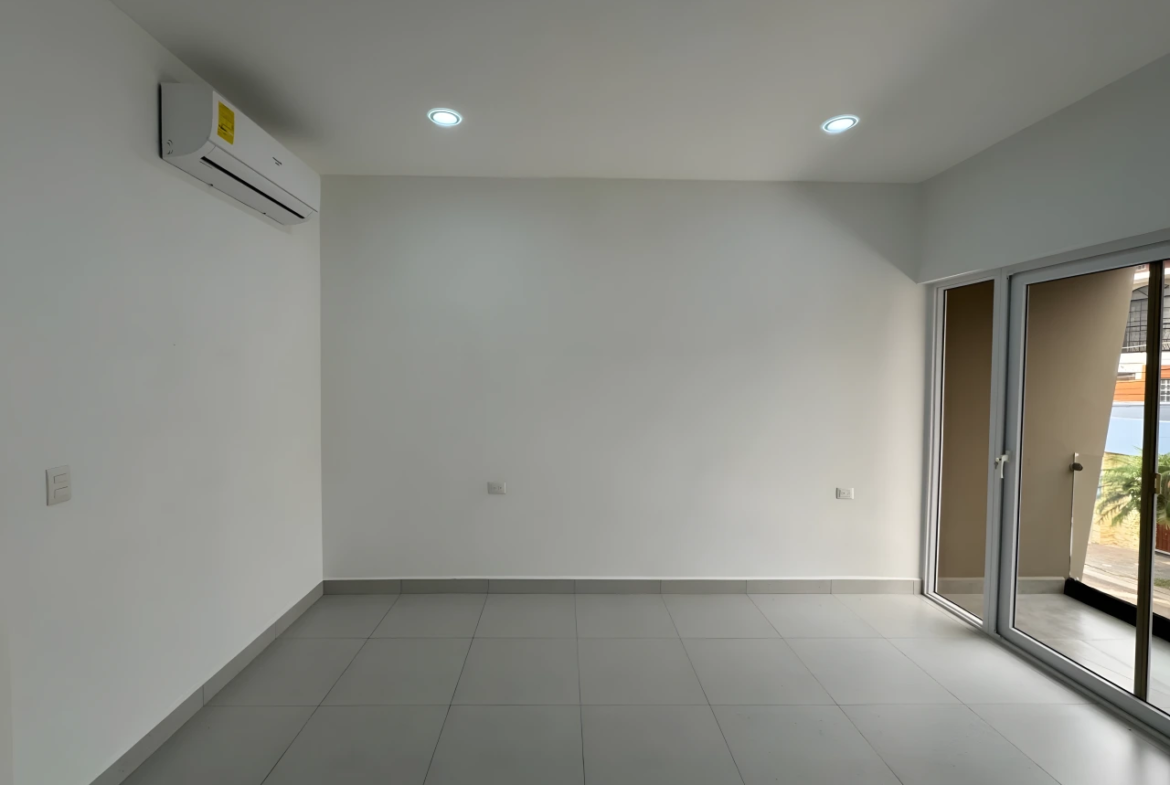 Casa en venta- Residencial Las Hadas miniatura 9