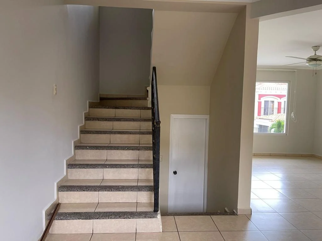 Casa en Venta en Villa Los Jazmines – Residencial El Sauce – Tegucigalpa miniatura 6