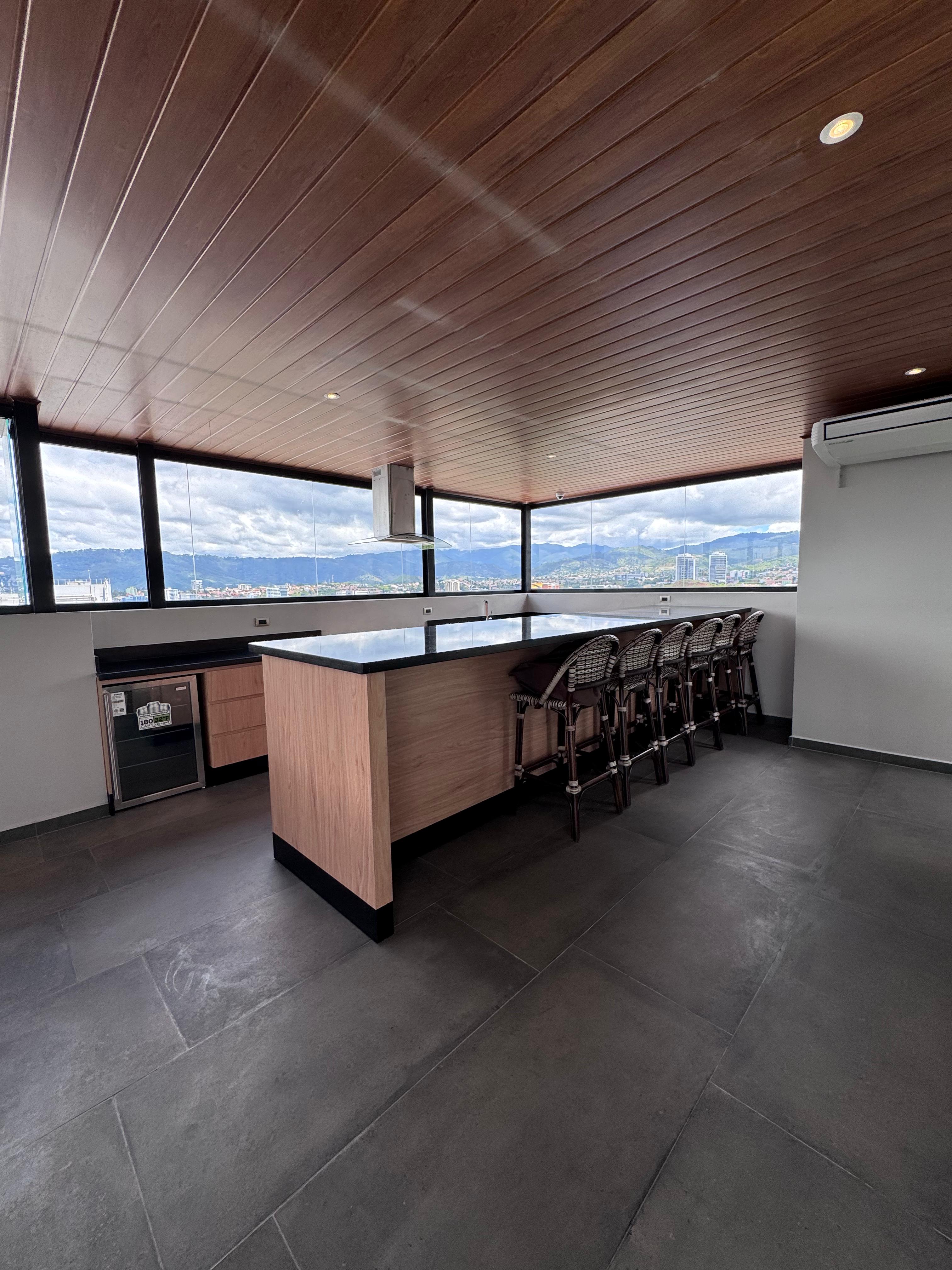 ¡Alquila este hermoso apartamento en el piso 18 en Cipreses San Ignacio! miniatura 9