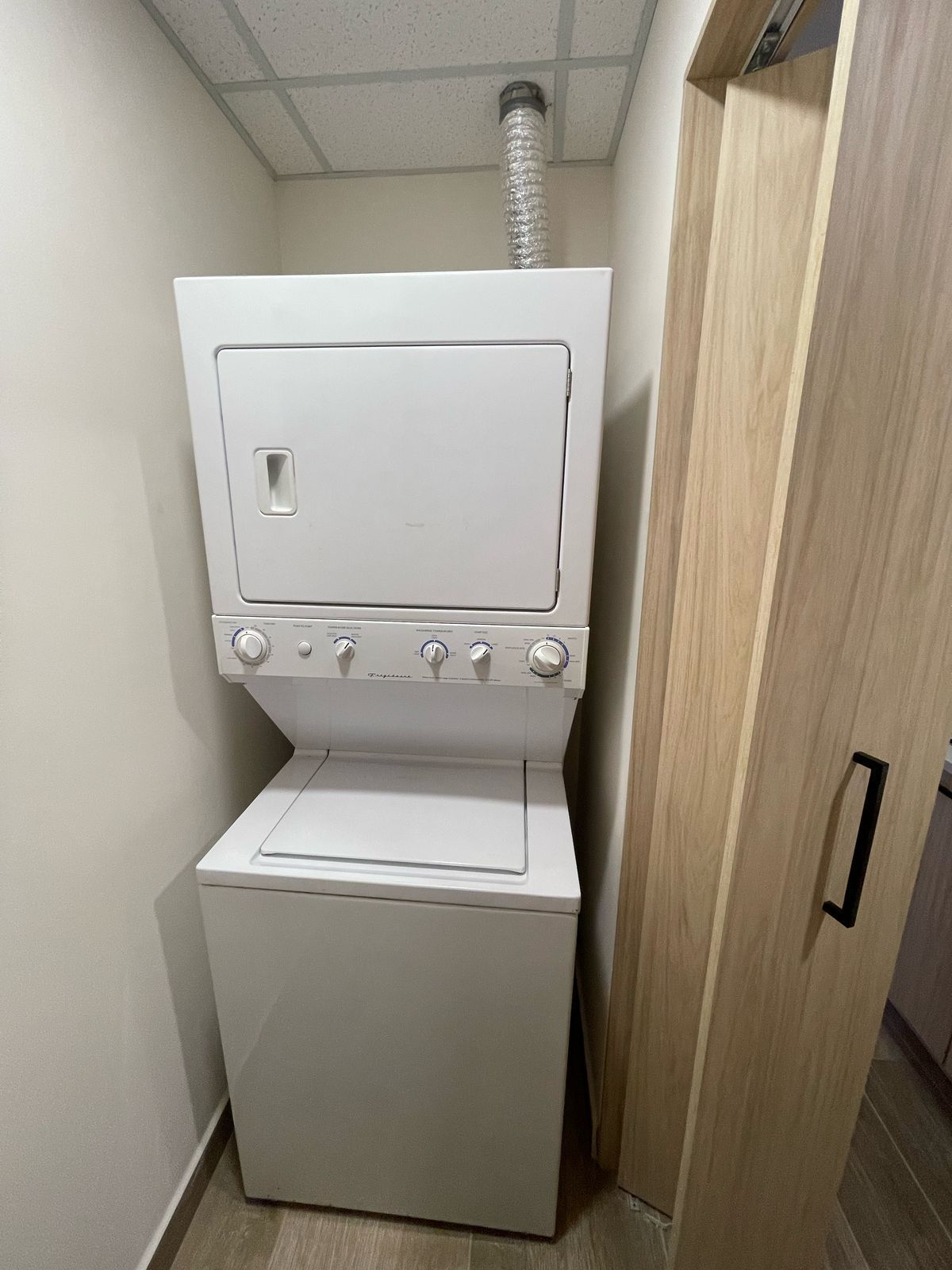 Apartamento en Renta – Artemisa Torre Sur, Piso 26 miniatura 4