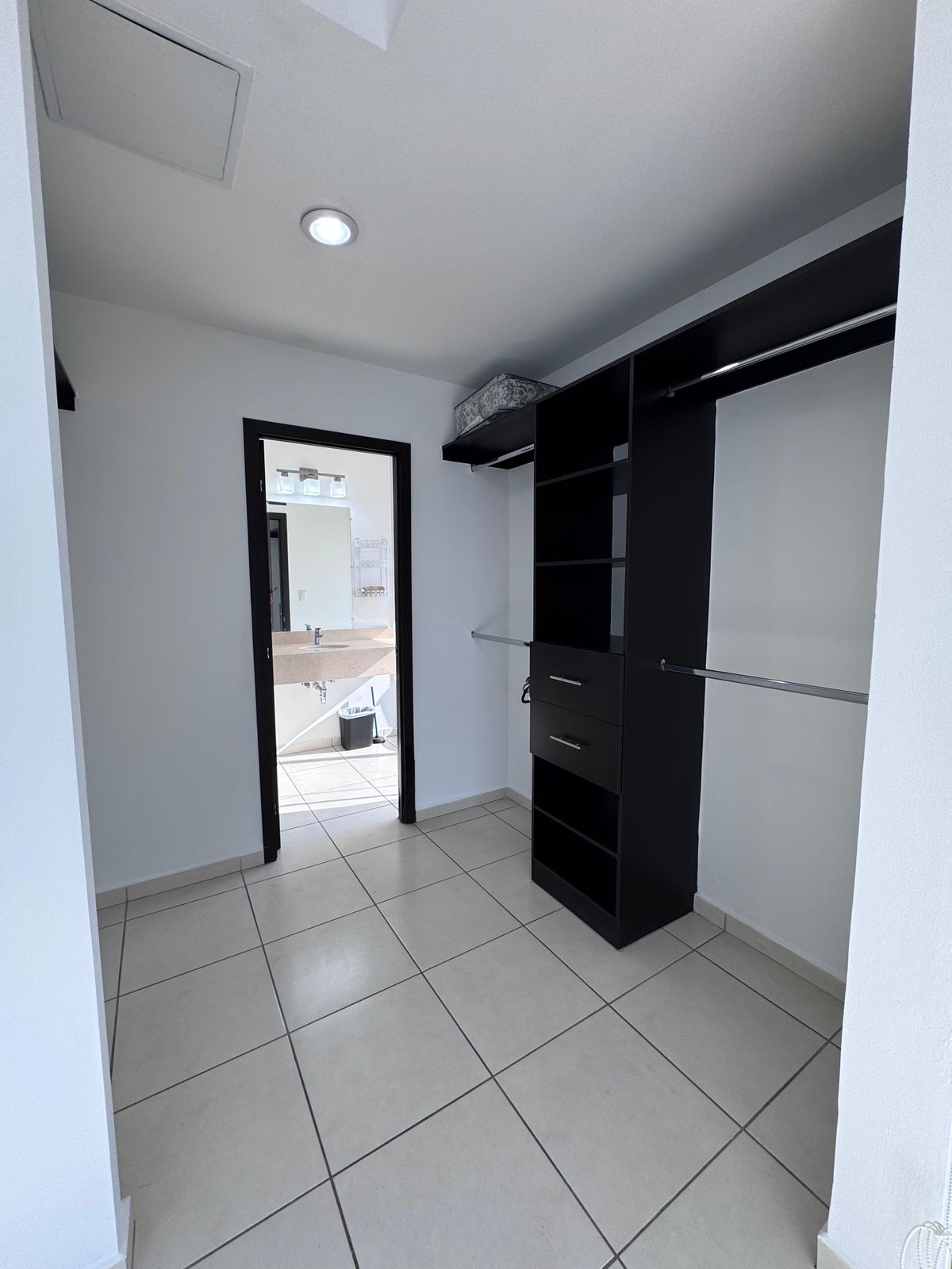 Apartamento en venta – Cipreses San Ignacio con la mejor vista de Tegucigalpa miniatura 11
