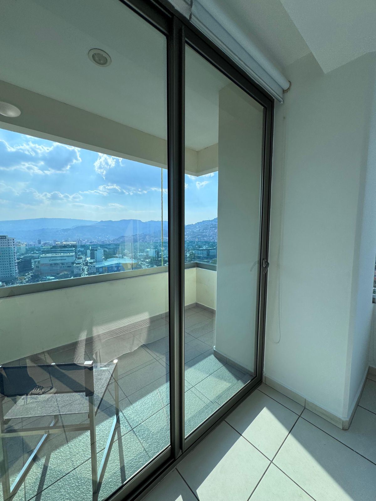 Apartamento en venta – Cipreses San Ignacio con la mejor vista de Tegucigalpa miniatura 15