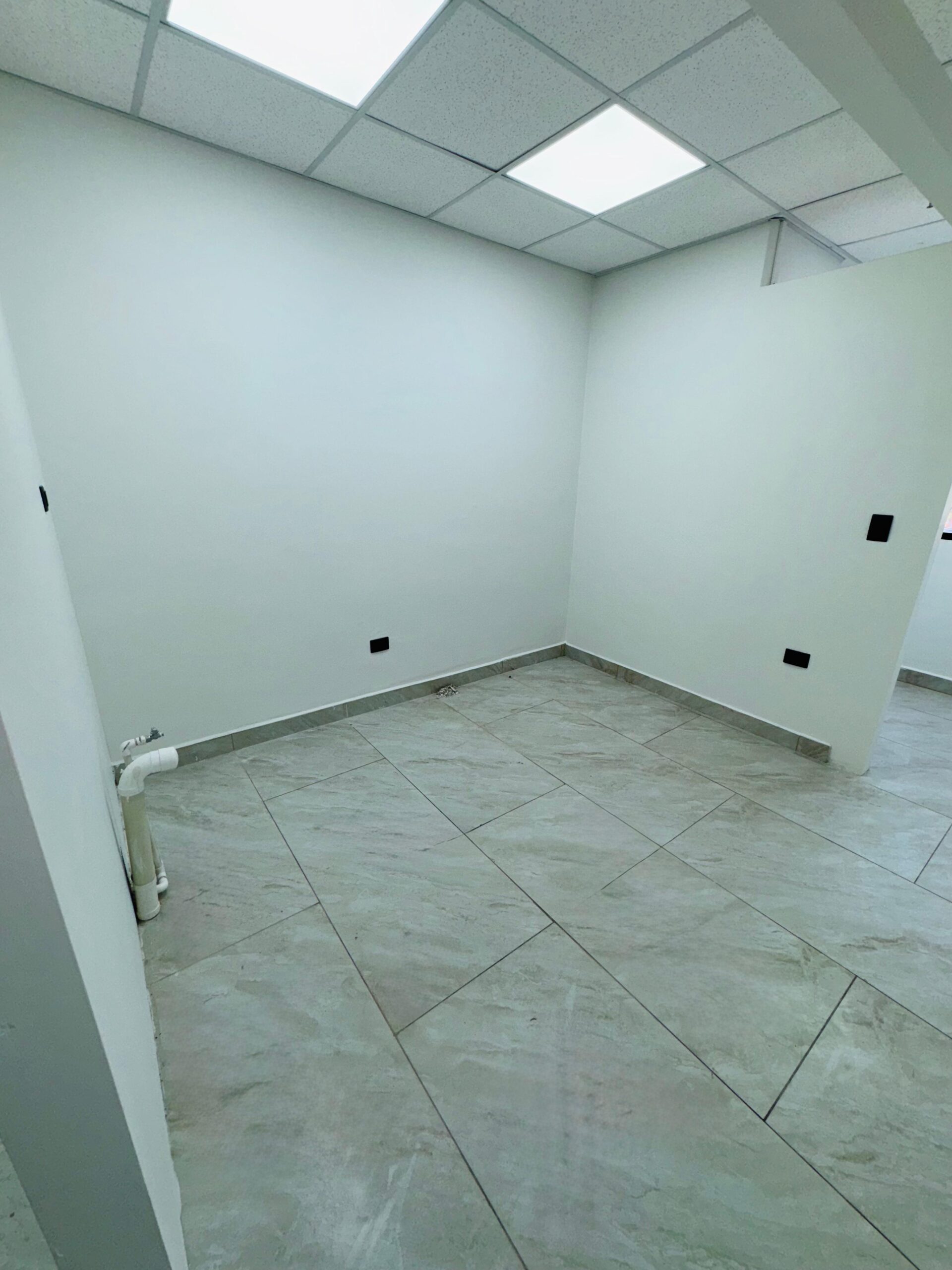 Renta de Local Comercial – Piso Médico, Distrito Artemisa 📍 miniatura 4