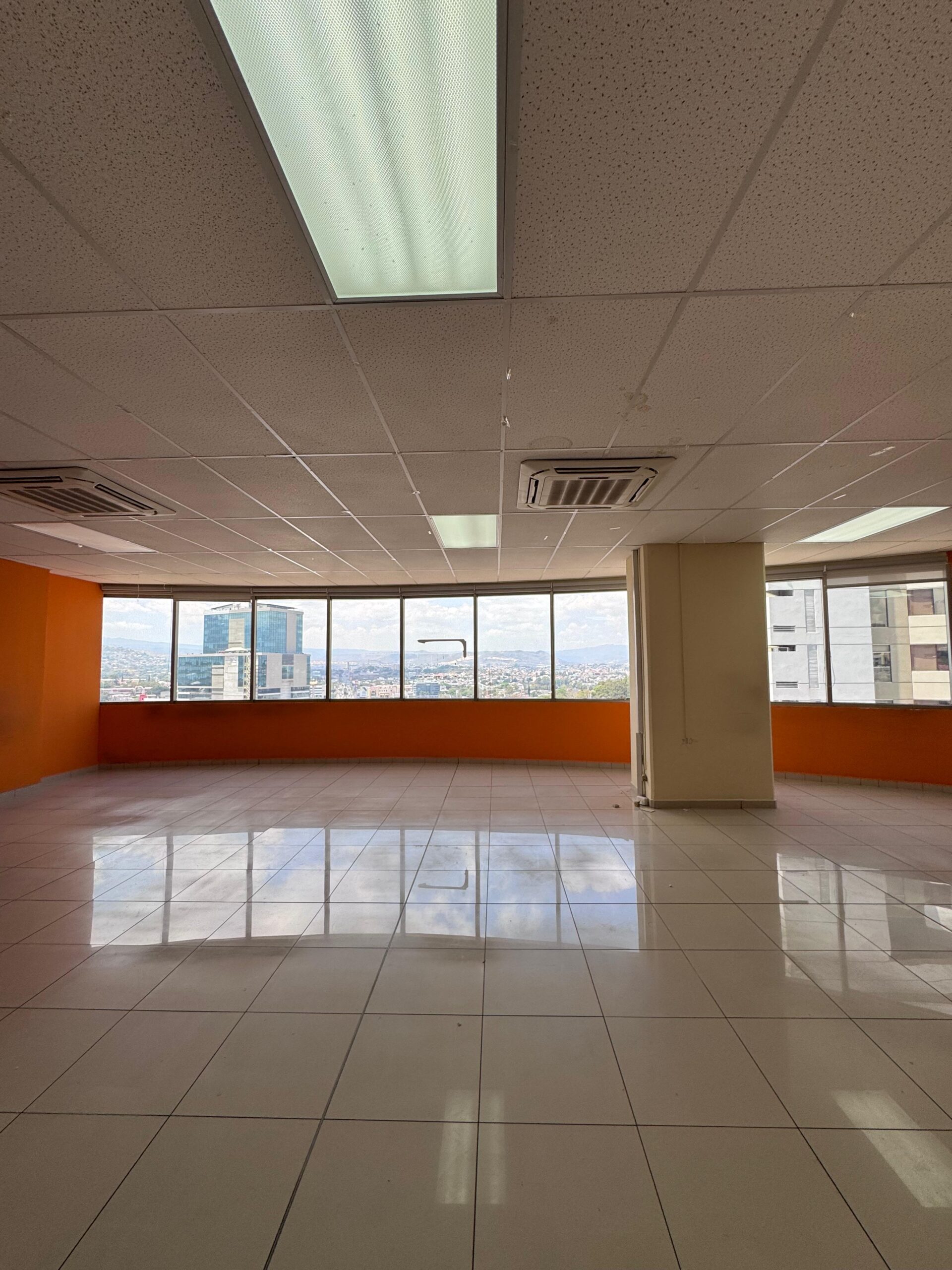 Oficina en Renta – Torre Metrópolis, 100 m² miniatura 3