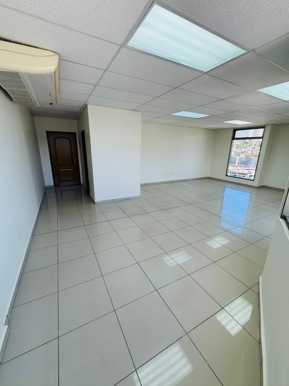 Apartamento en Renta – Edificio Soles – Lomas del Guijarro, Calle Roma – Tegucigalpa miniatura 24
