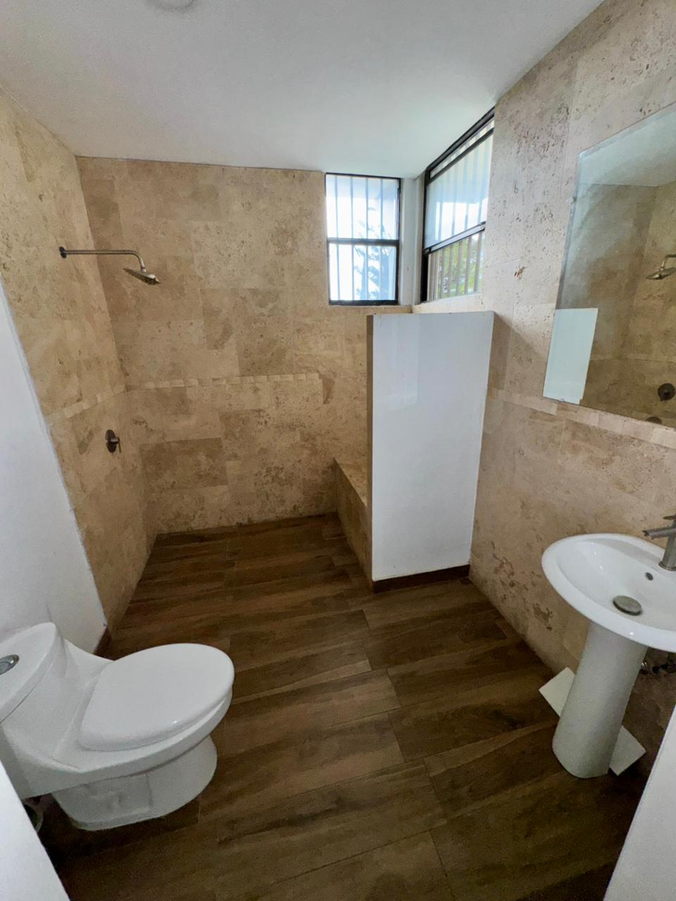 RESIDENCIA EXCLUSIVA EN VENTA – Col. Humuya, Tegucigalpa miniatura 3