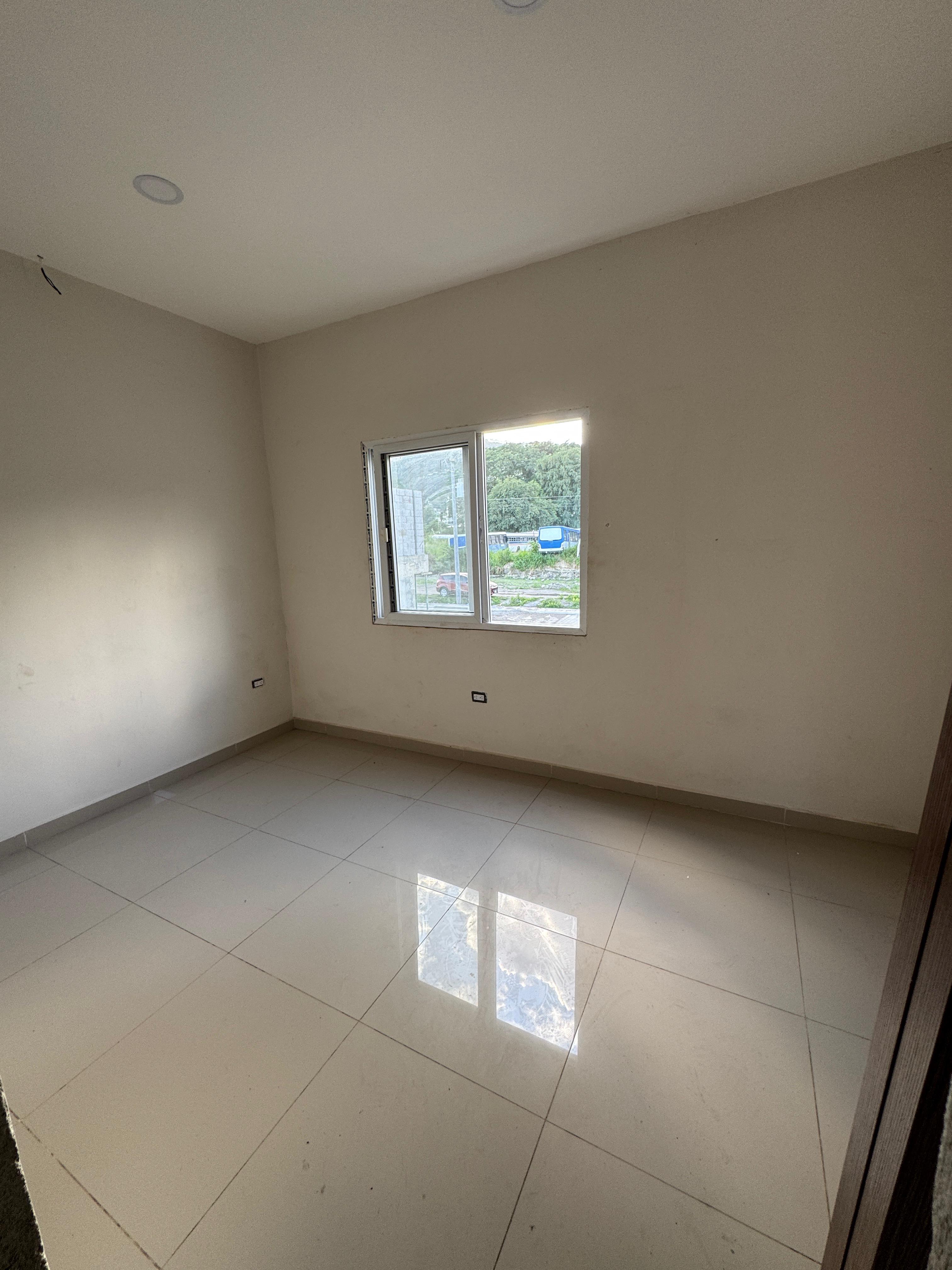 Se Rentan 3 Bodegas – Santa Rosa de Copán miniatura 18